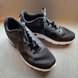 Nike Airmax Athletic Shoes